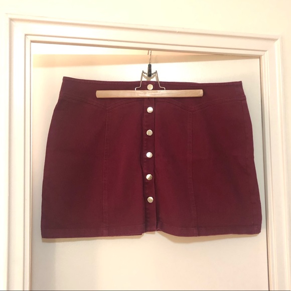 FOREVER 21 burgundy mini skirt - Picture 1 of 6